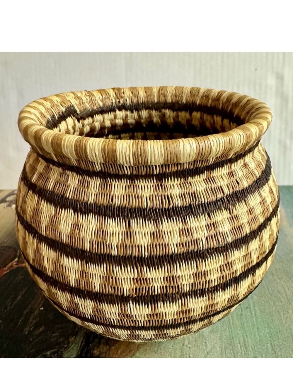 Vtg Wounaan Rainforest hand woven basket.Gorgeous craftsmanship.Folk Art